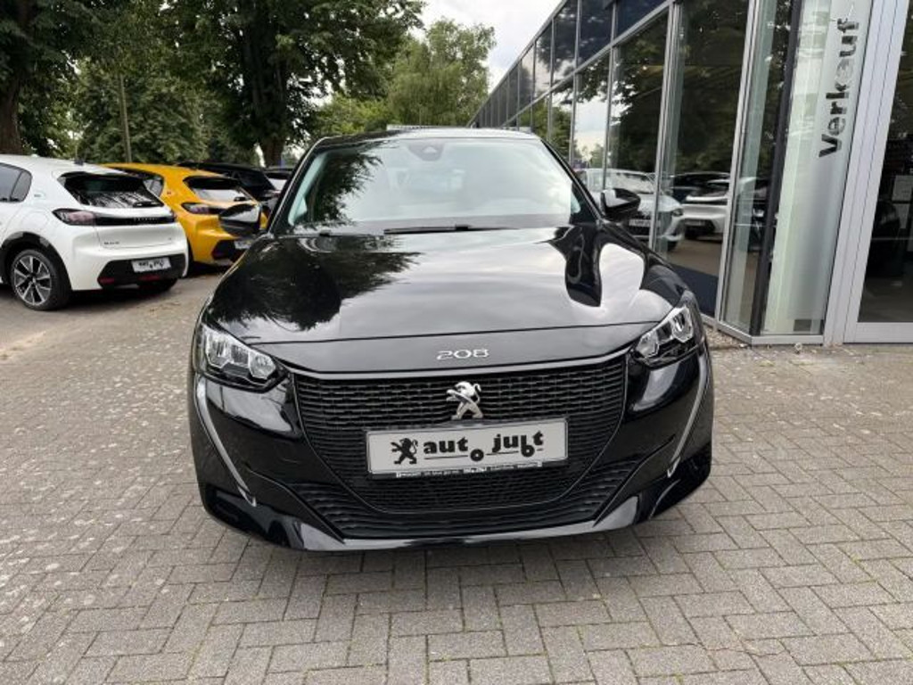 Peugeot e-208