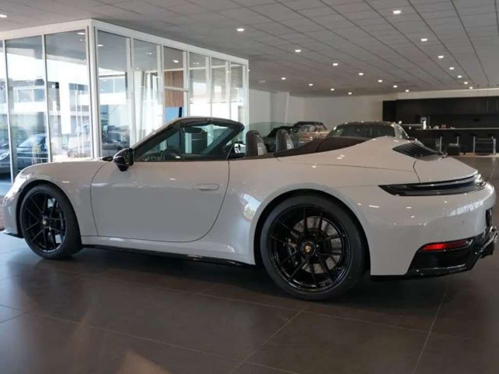 Porsche 992