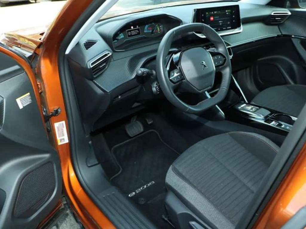 Peugeot e-2008