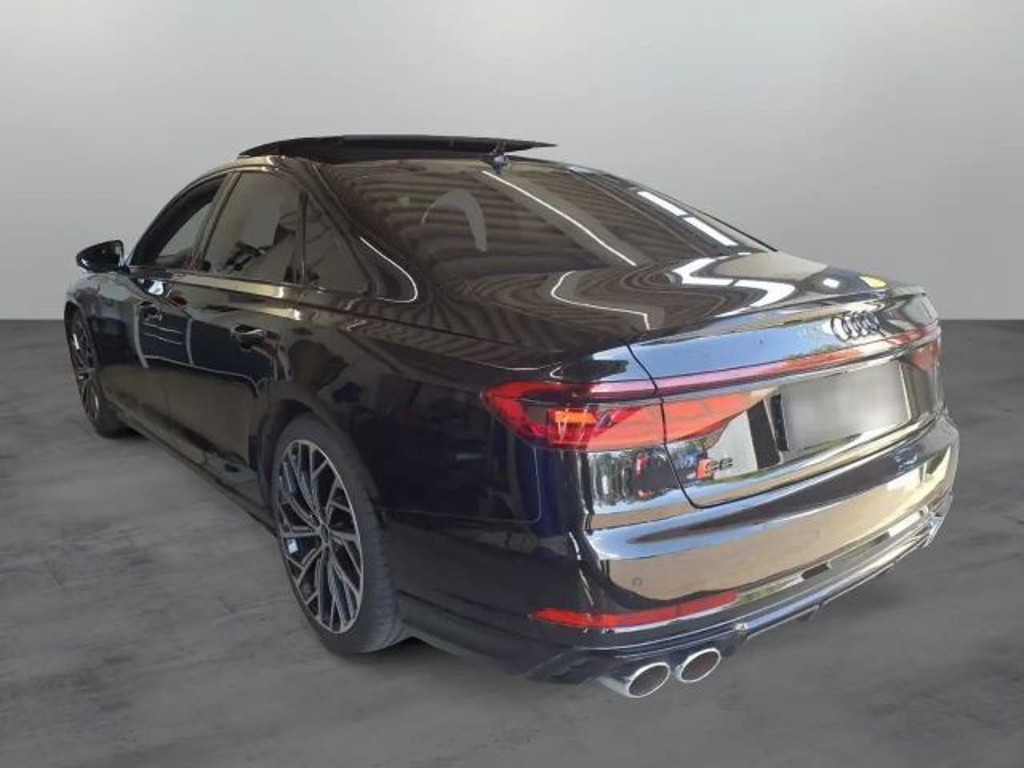 Audi S8
