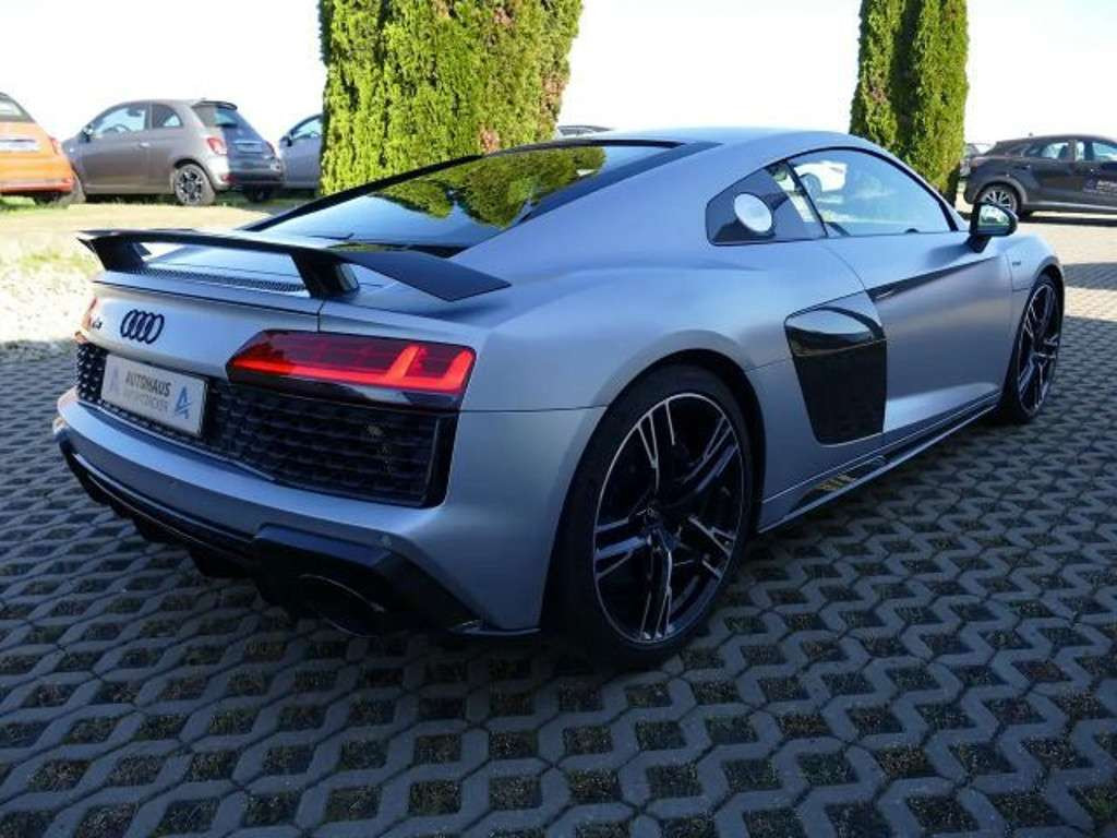 Audi R8