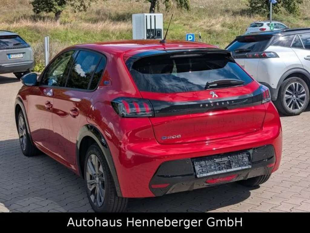 Peugeot e-208