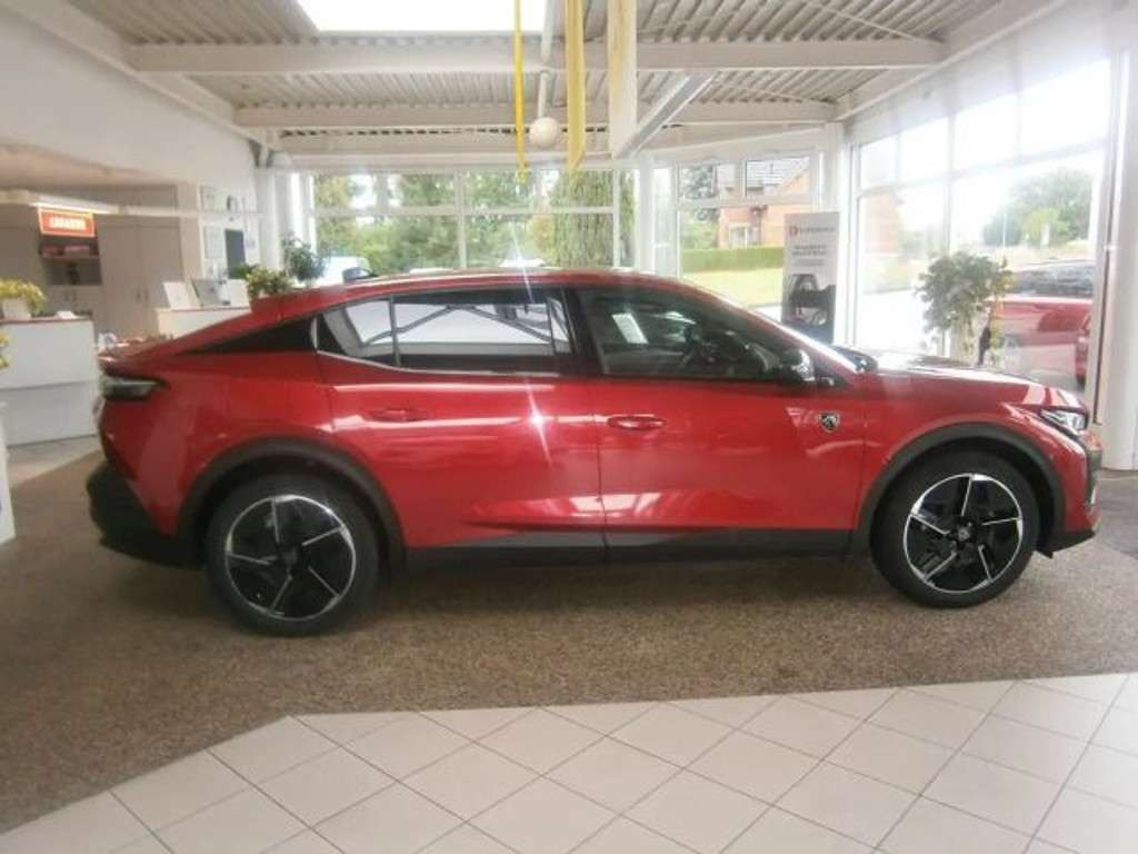 Peugeot 408 2024 Benzine