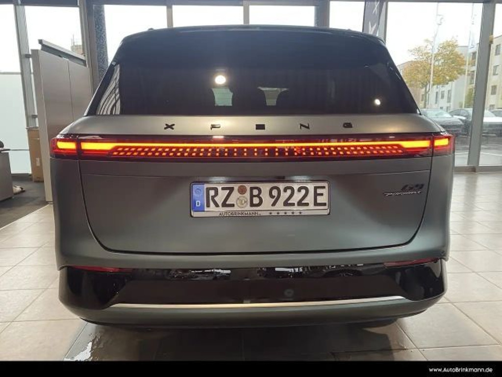 Xpeng G9