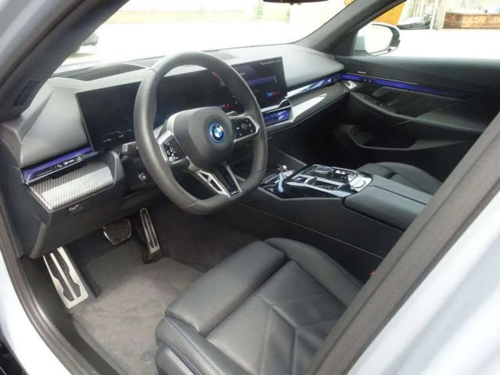 BMW i5