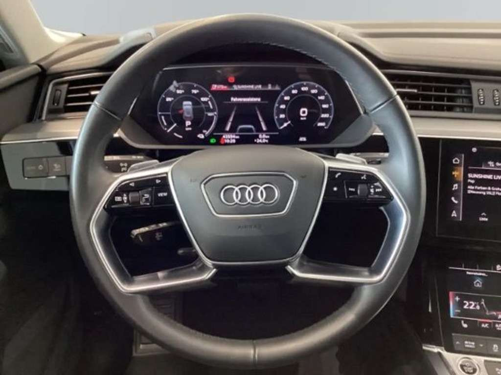 Audi e-tron
