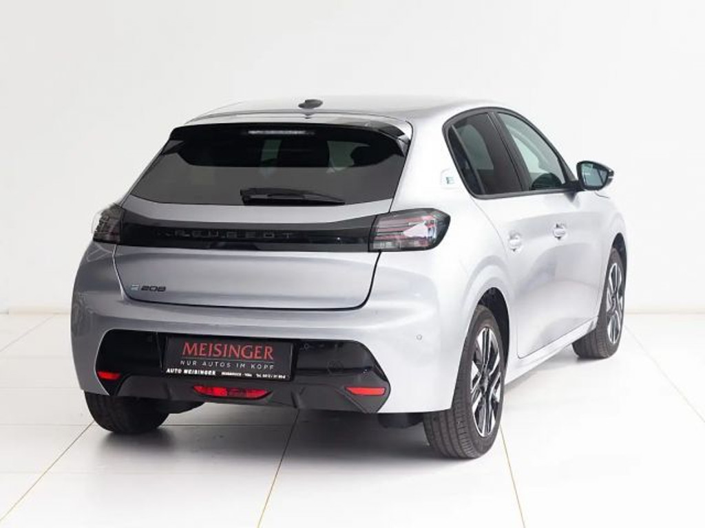 Peugeot e-208