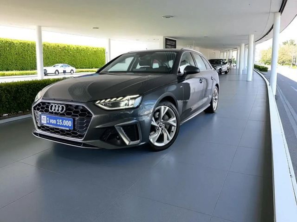 Audi A4 2023 Hybride Benzine