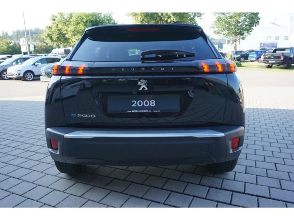 Peugeot e-2008