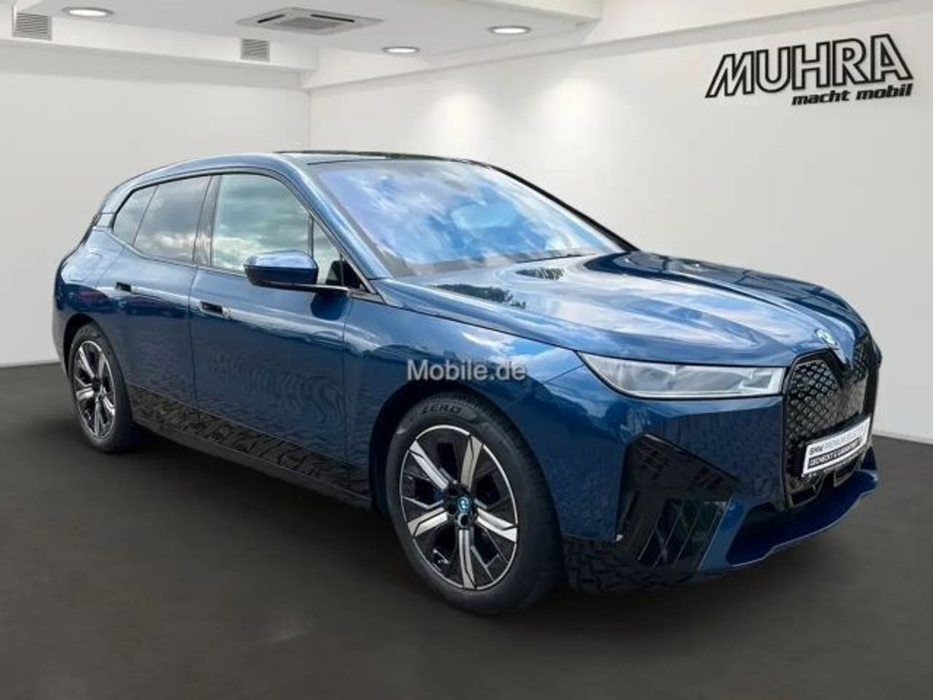 BMW iX
