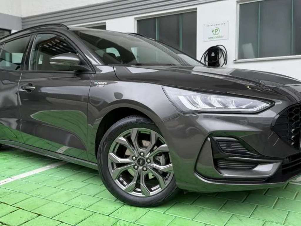 Ford Focus 2023 Benzine