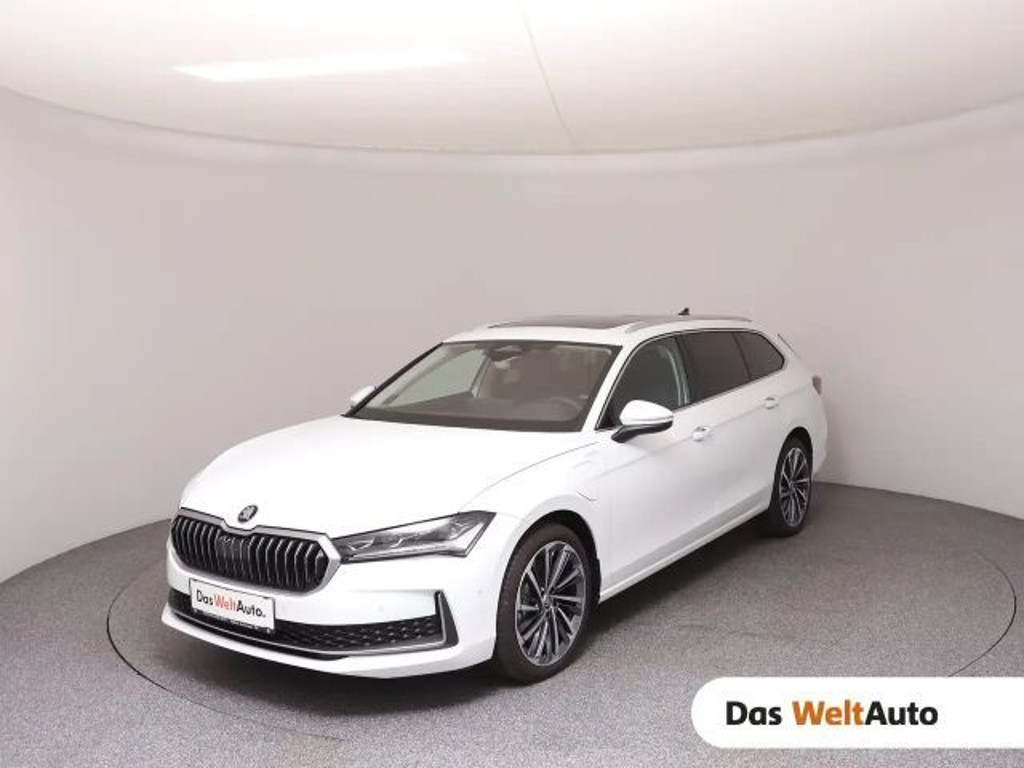 Skoda Superb 2025 Hybride Benzine