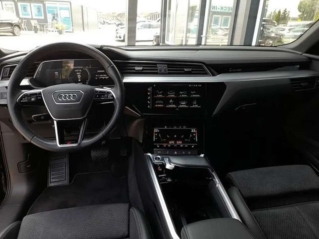 Audi e-tron