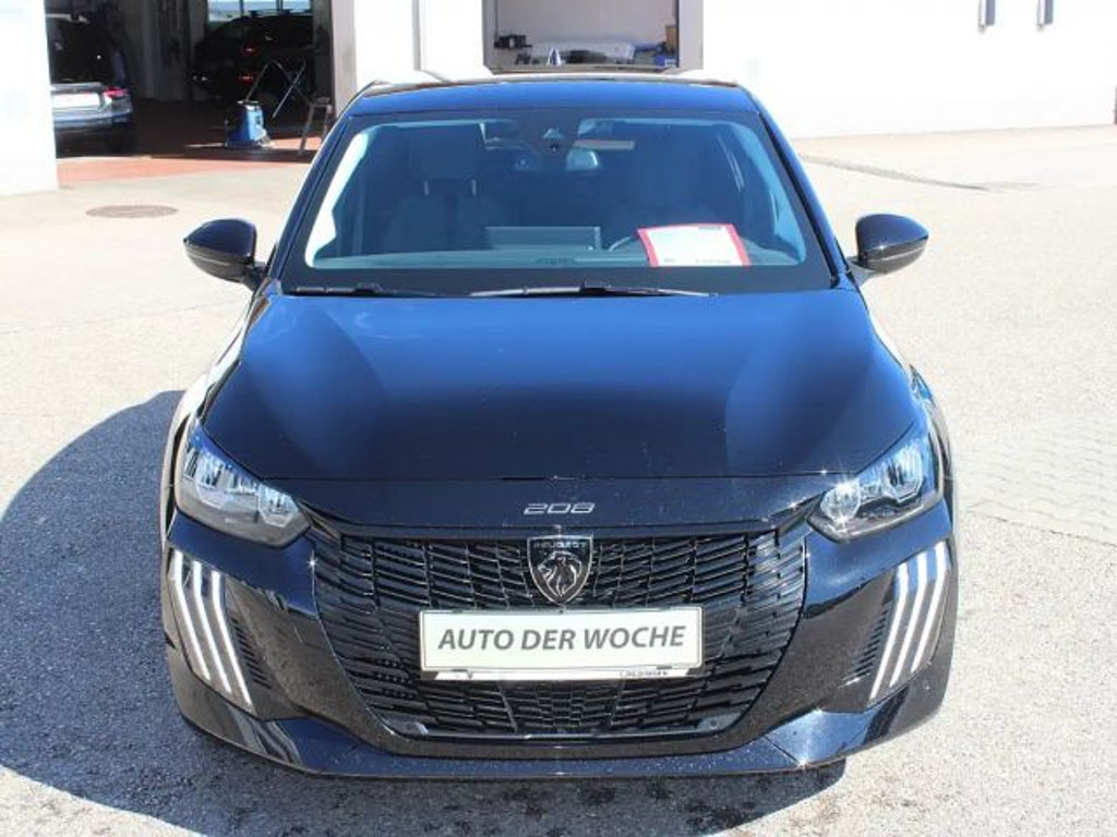 Peugeot e-208