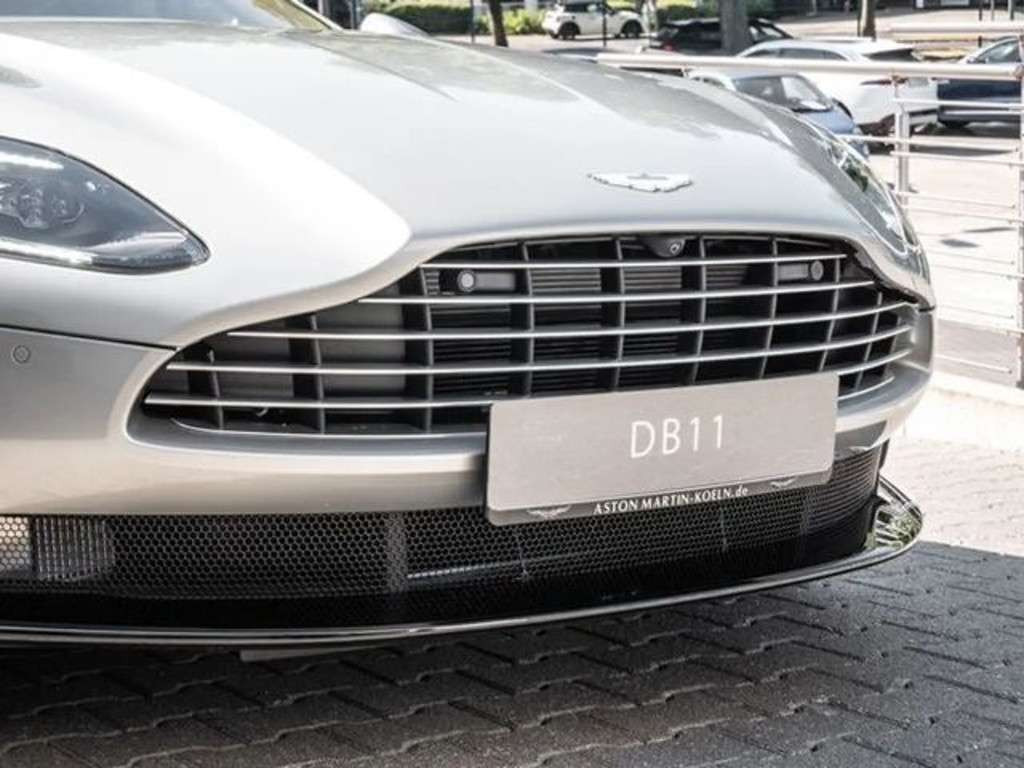 Aston Martin DB11