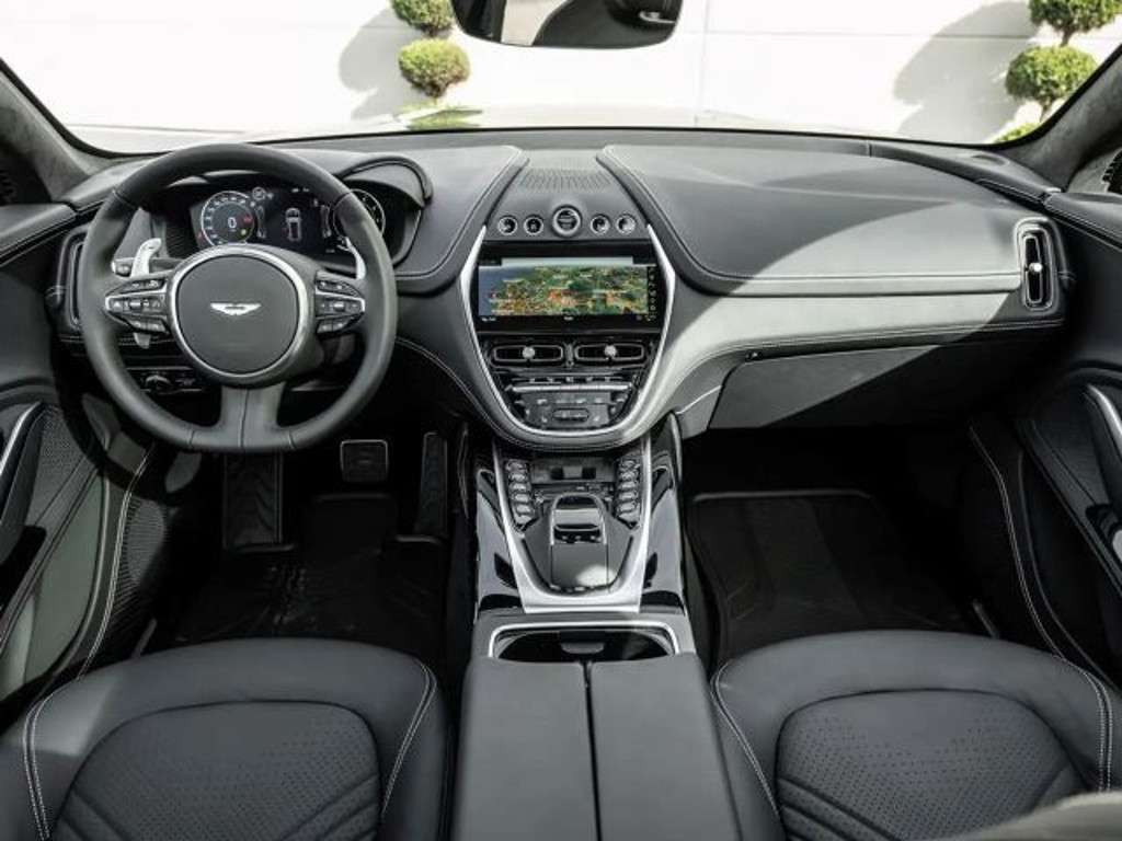 Aston Martin DBX