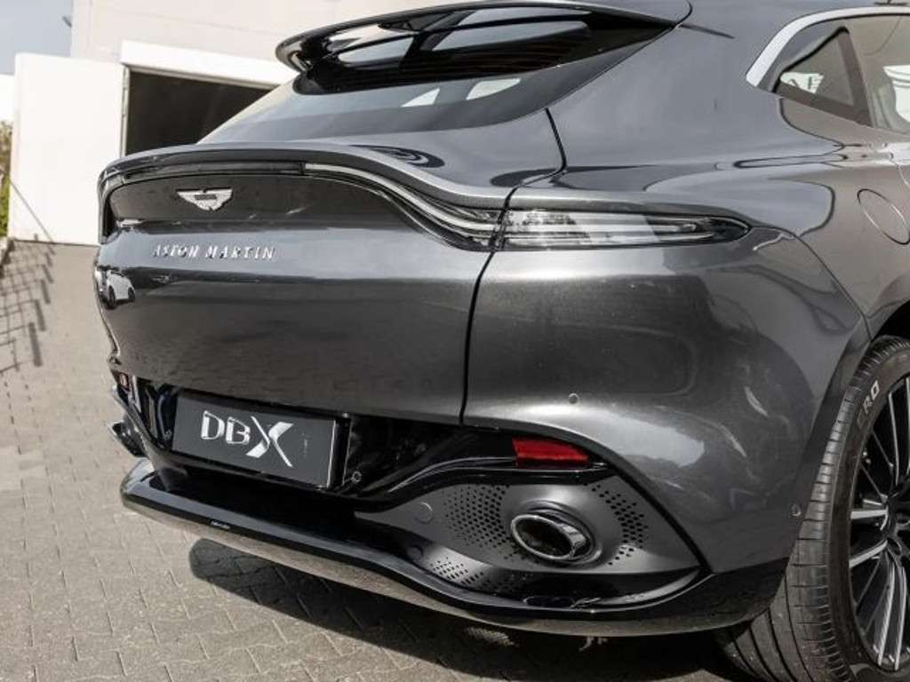 Aston Martin DBX
