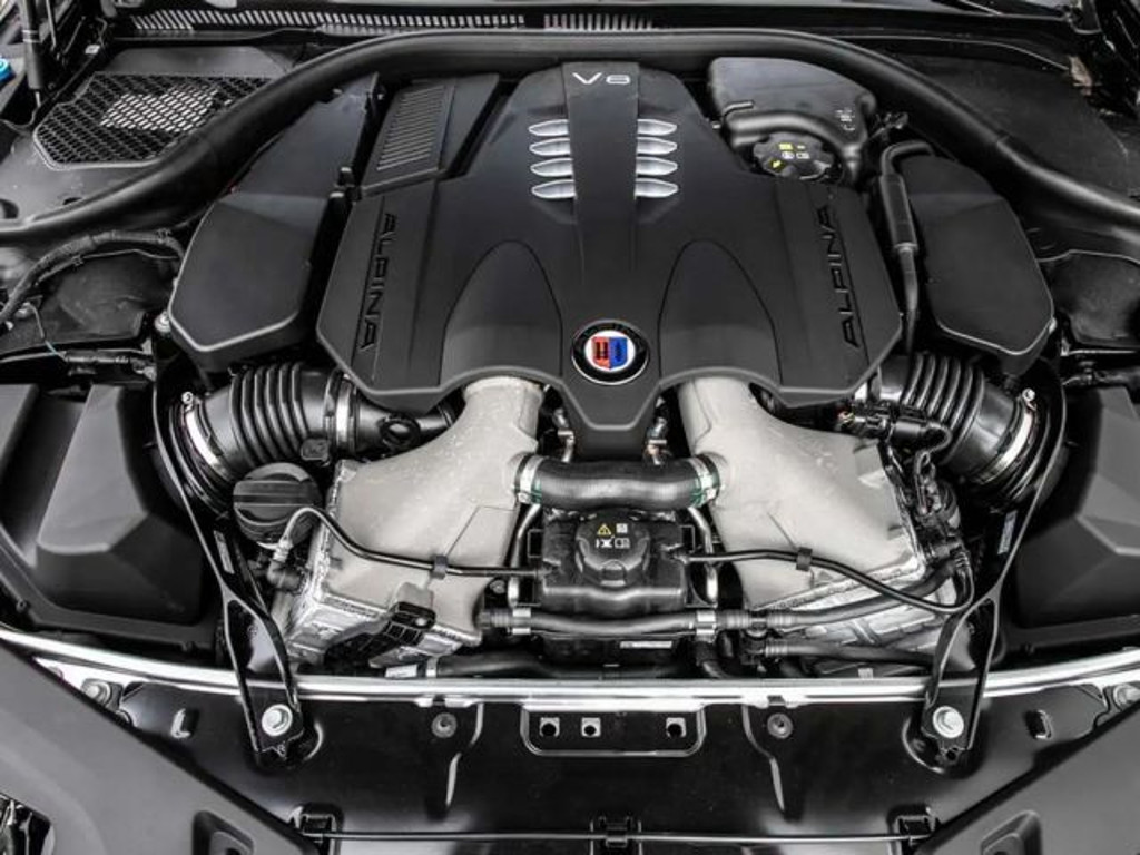 Alpina B8