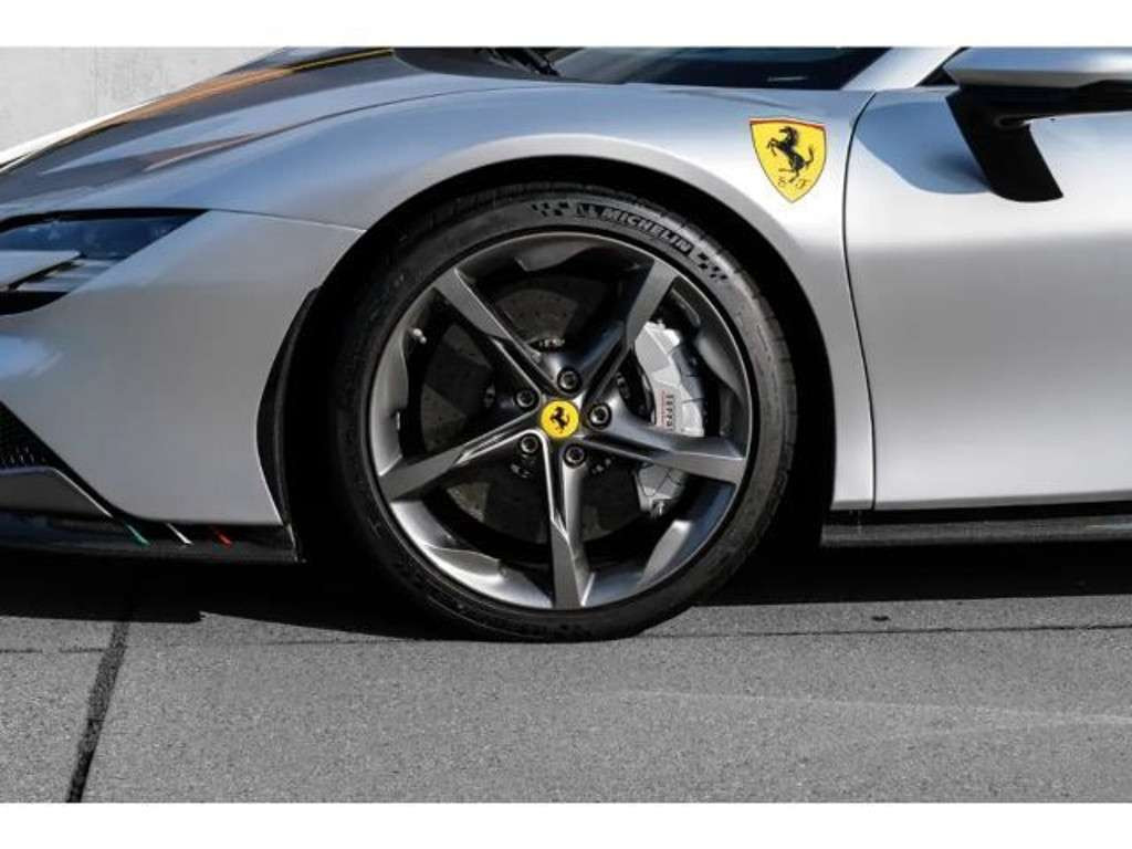 Ferrari SF90