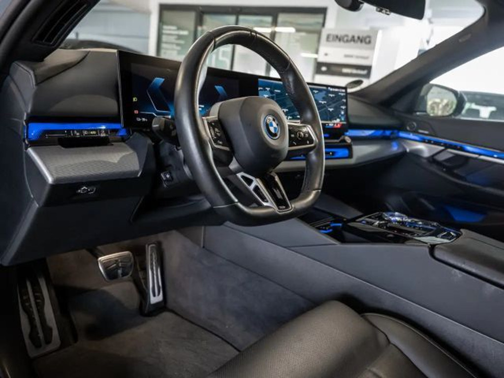 BMW i5