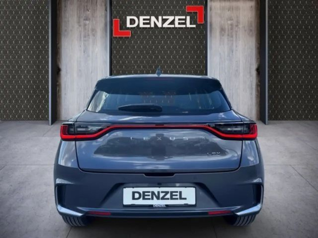 Lexus LBX