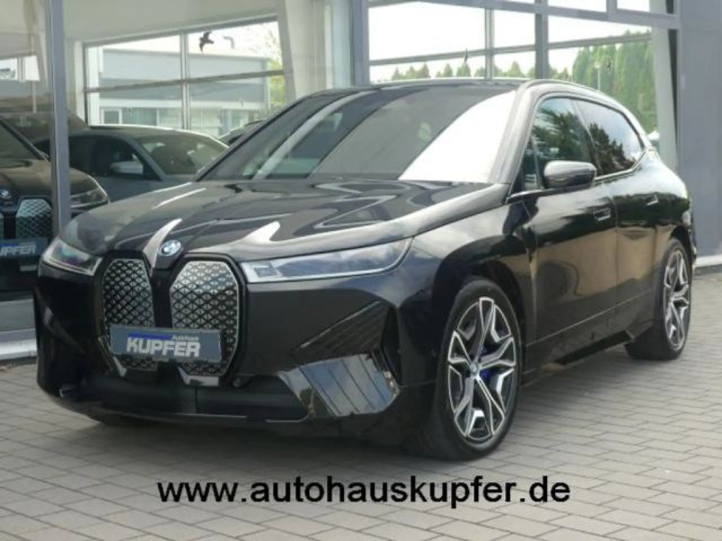 BMW iX