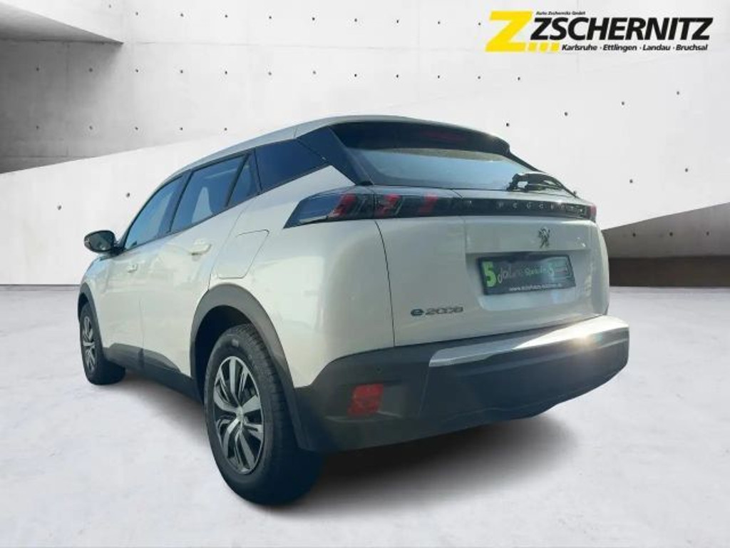 Peugeot e-2008