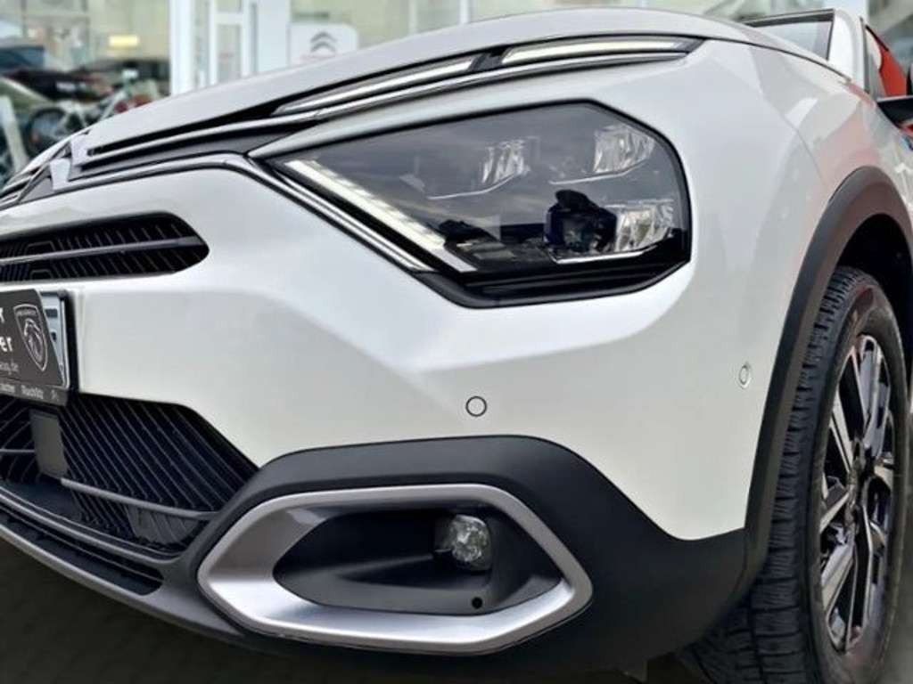 Citroën Ë-C4