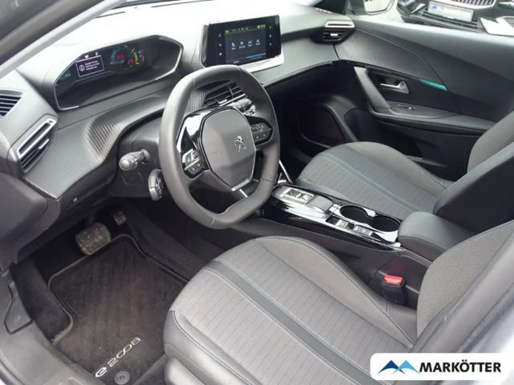 Peugeot e-2008