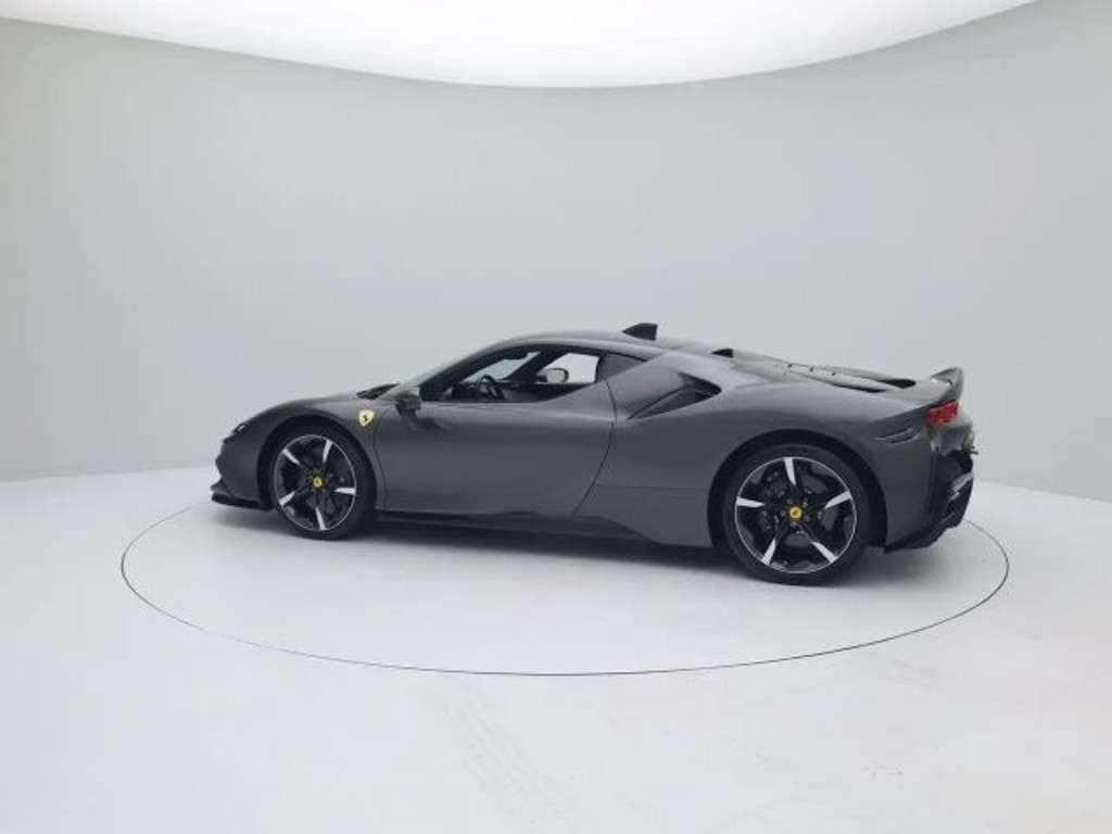 Ferrari SF90