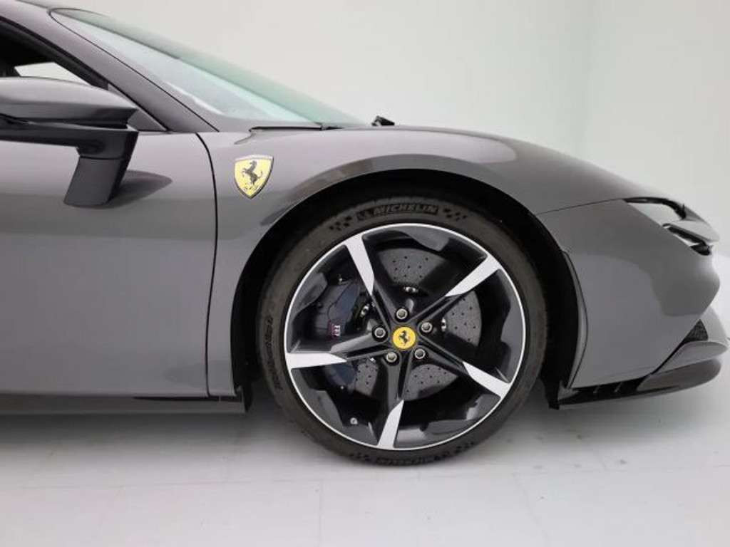 Ferrari SF90