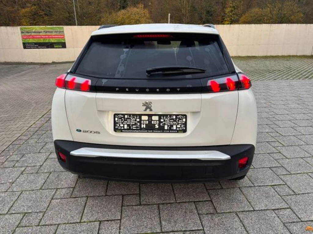 Peugeot e-2008