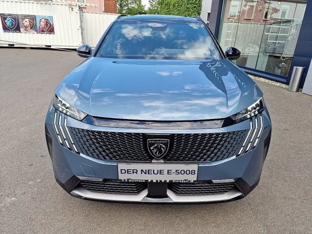 Peugeot E-5008