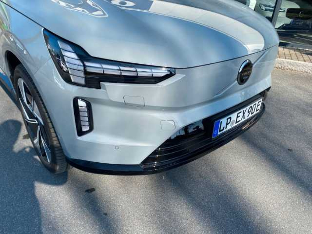 Volvo EX90