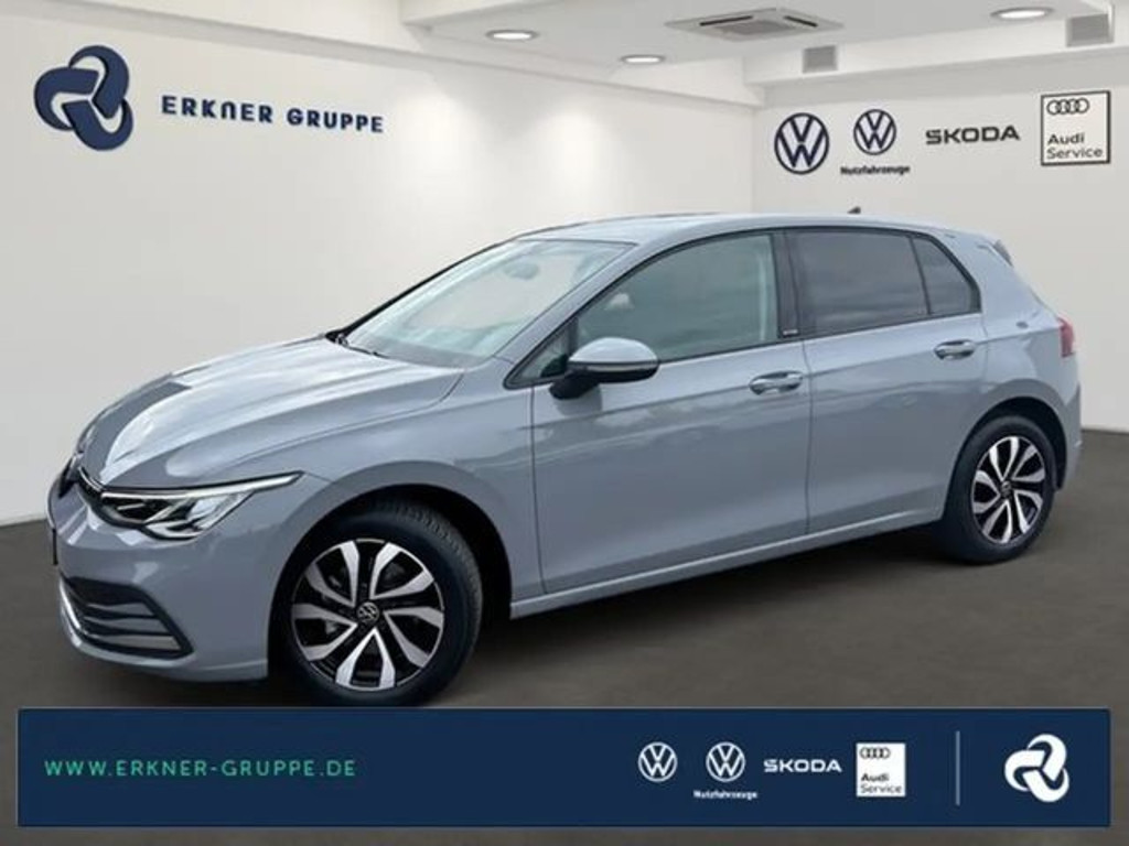Volkswagen Golf 2023 Benzine