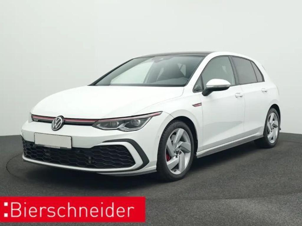 Volkswagen Golf 2023 Benzine