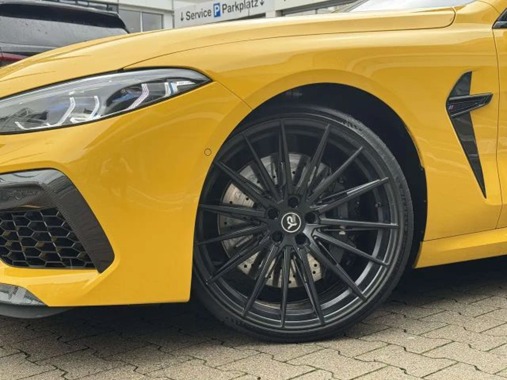 BMW M8