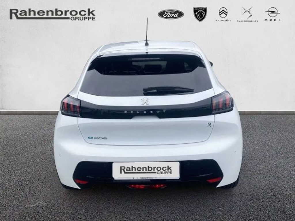 Peugeot e-208