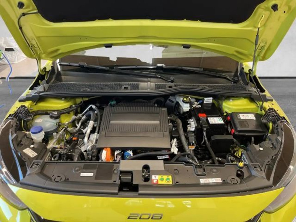 Peugeot e-208