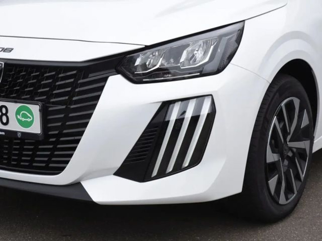 Peugeot e-208