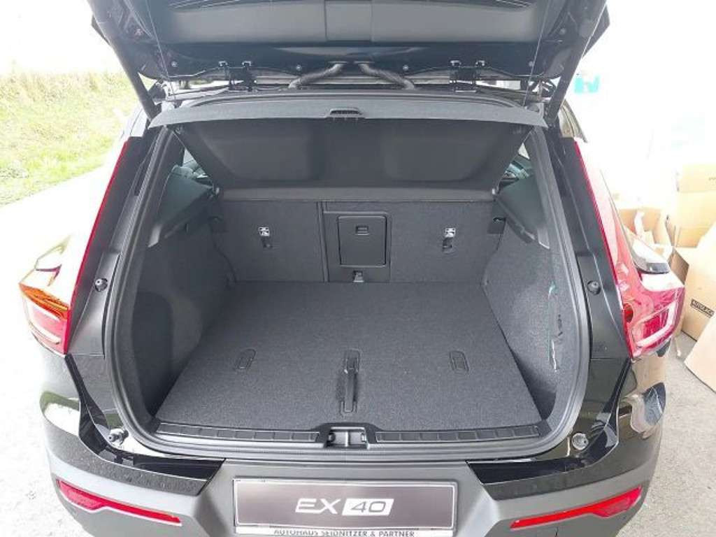 Volvo EX40