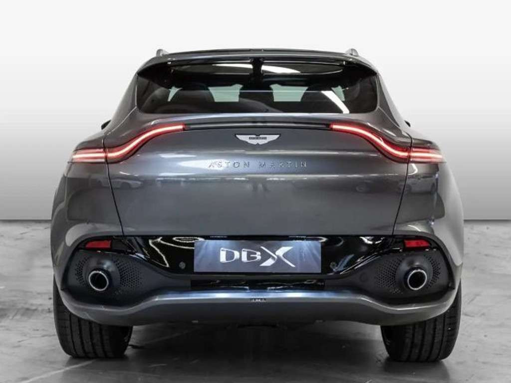 Aston Martin DBX