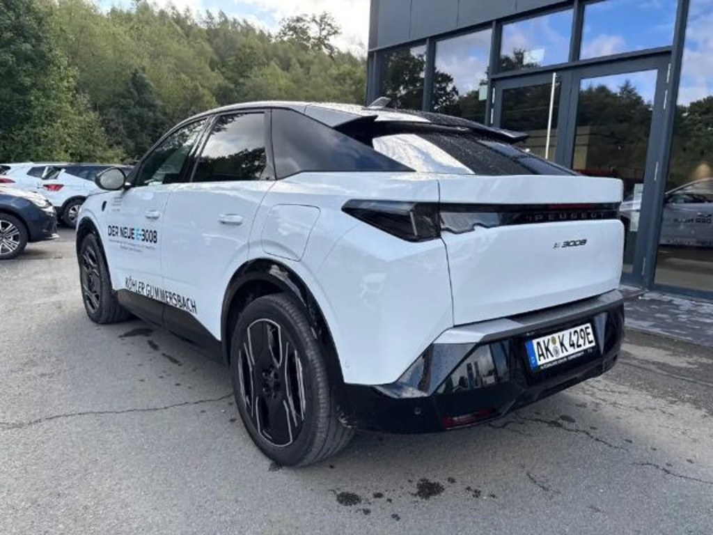 Peugeot E-3008
