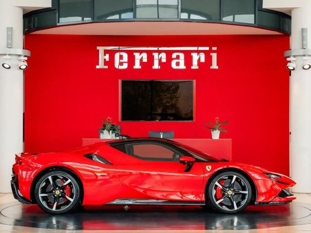 Ferrari SF90