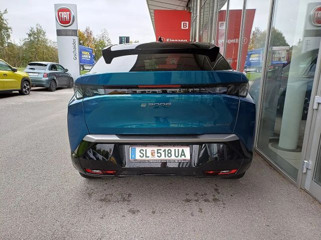Peugeot E-3008