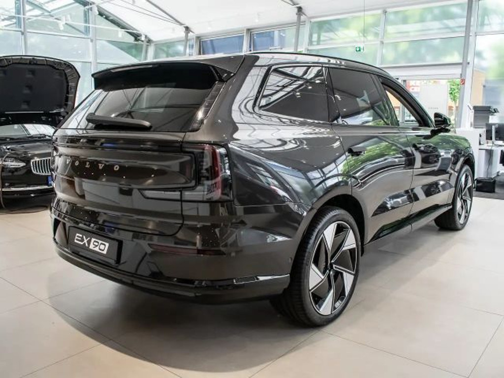 Volvo EX90