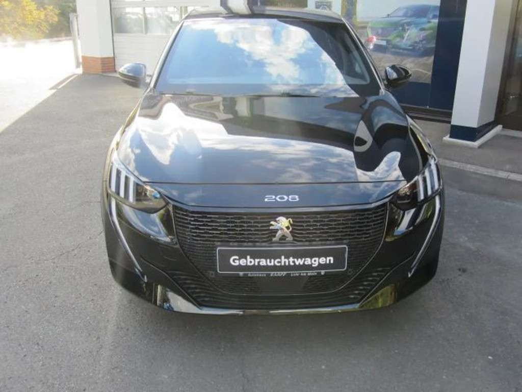 Peugeot e-208