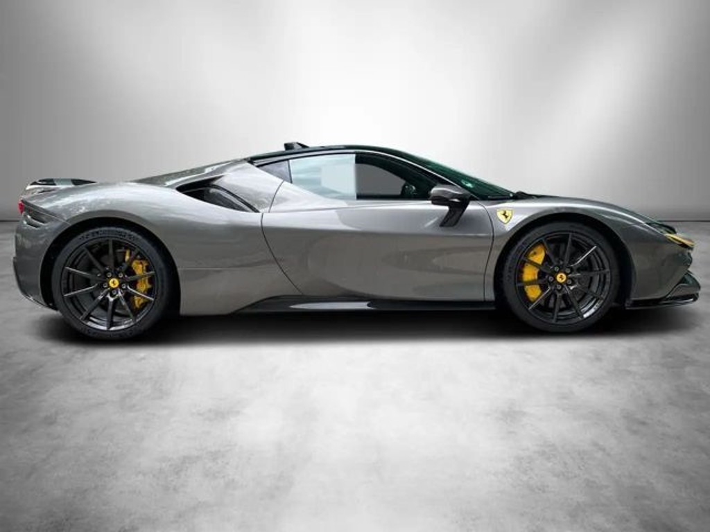 Ferrari SF90
