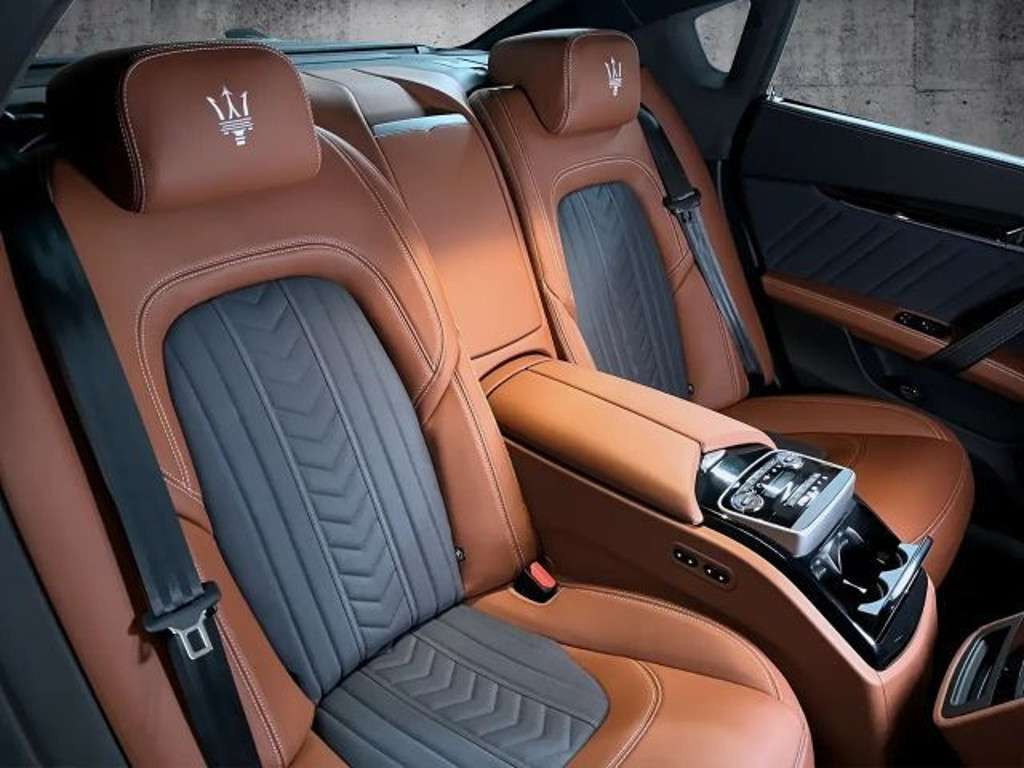 Maserati Quattroporte