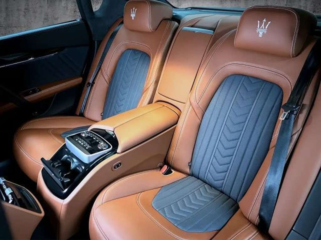 Maserati Quattroporte